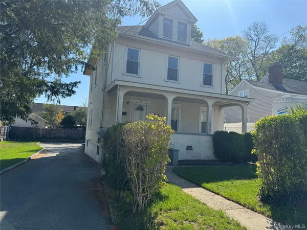$2,750 | 61 Nassau Avenue, Unit 2, Glen Cove, NY 11542