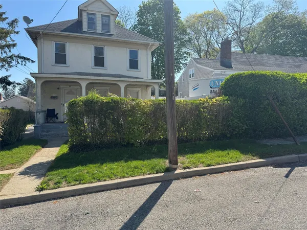 $2,750 | 61 Nassau Avenue, Unit 2, Glen Cove, NY 11542