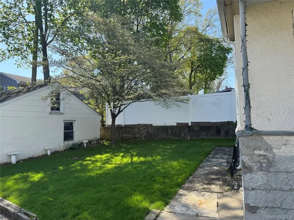 $2,750 | 61 Nassau Avenue, Unit 2, Glen Cove, NY 11542