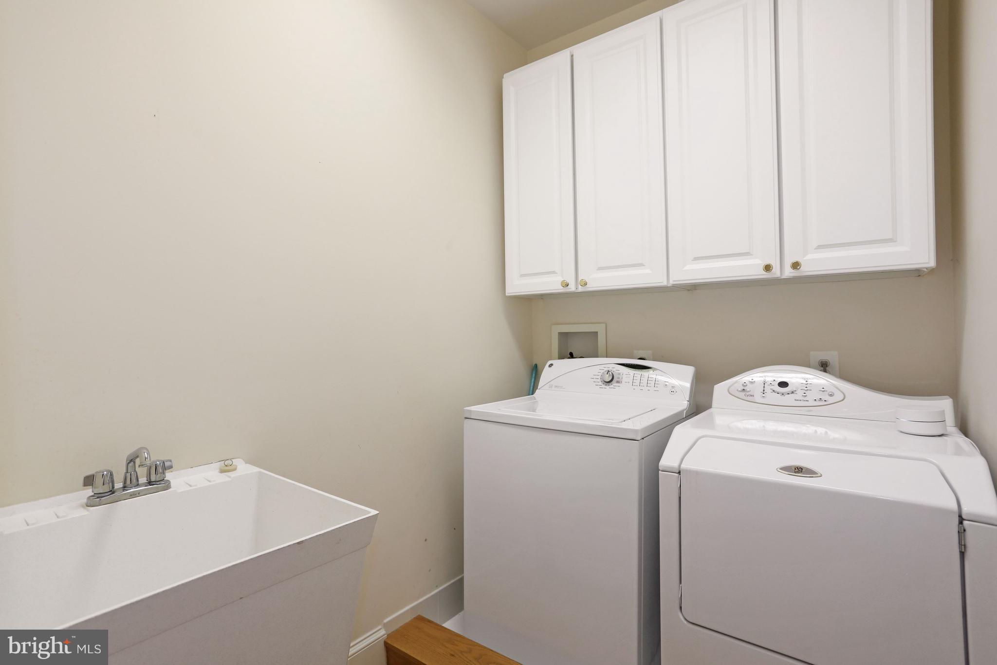 1117 Kensington Road McLean, VA 22101 - Photo 26 of 36 Laundry Room