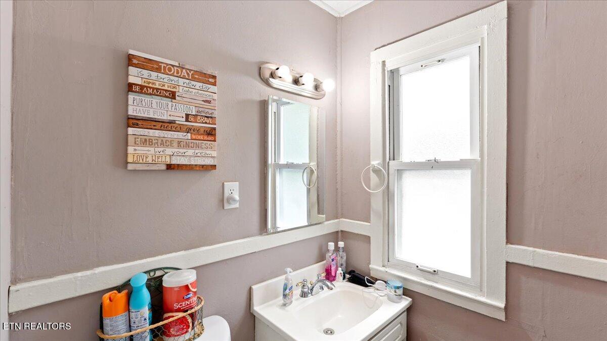 383 Robertsville Road Oak Ridge, TN 37830 - Photo 27 of 30 381 Robertsville Road