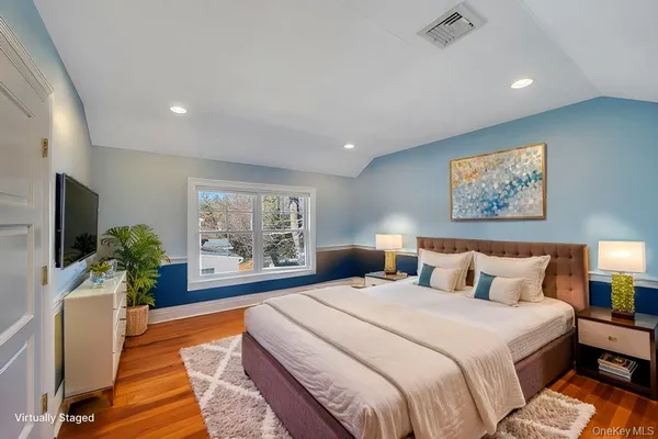 $2,450,000 | 3 School House Lane, Great Neck, NY 11020