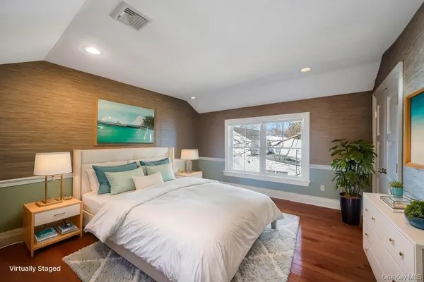 $2,450,000 | 3 School House Lane, Great Neck, NY 11020