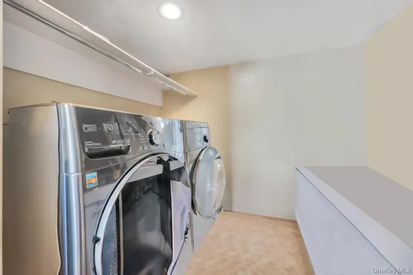 $2,450,000 | 3 School House Lane, Great Neck, NY 11020