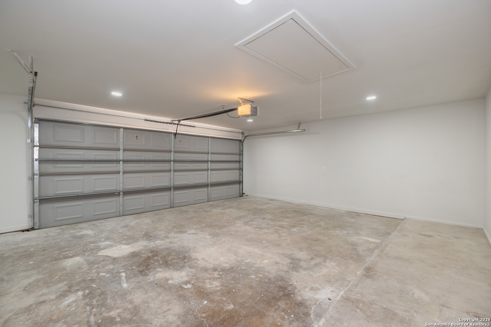 8906 Willmon Way Windcrest, TX 78239 - Photo 31 of 34 a view of an empty room