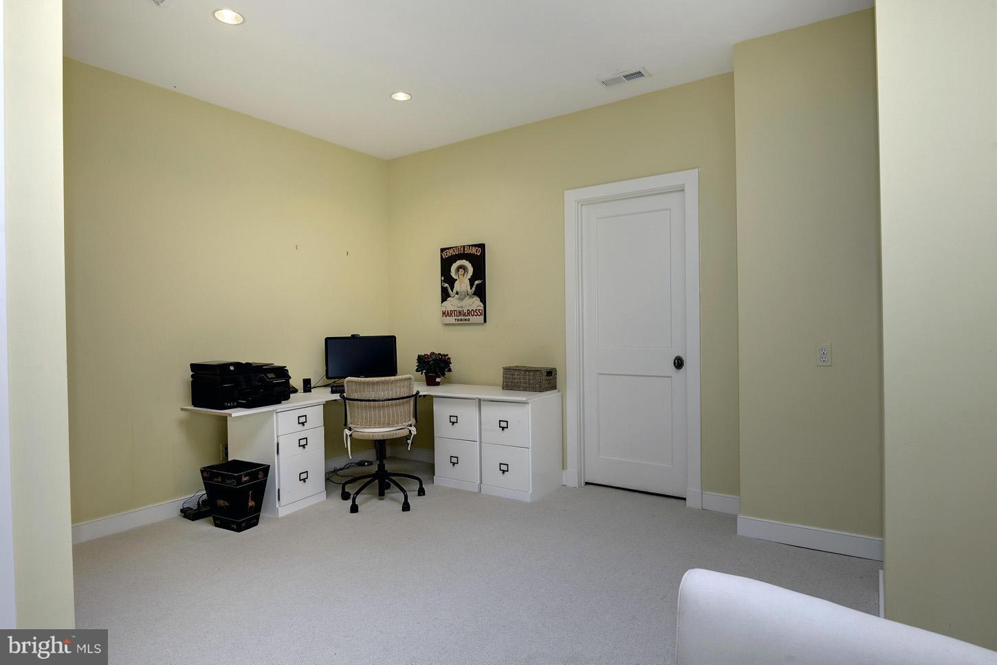 8106 Merrick Road Bethesda, MD 20817 - Photo 22 of 27 a view of workspace with lounge chair