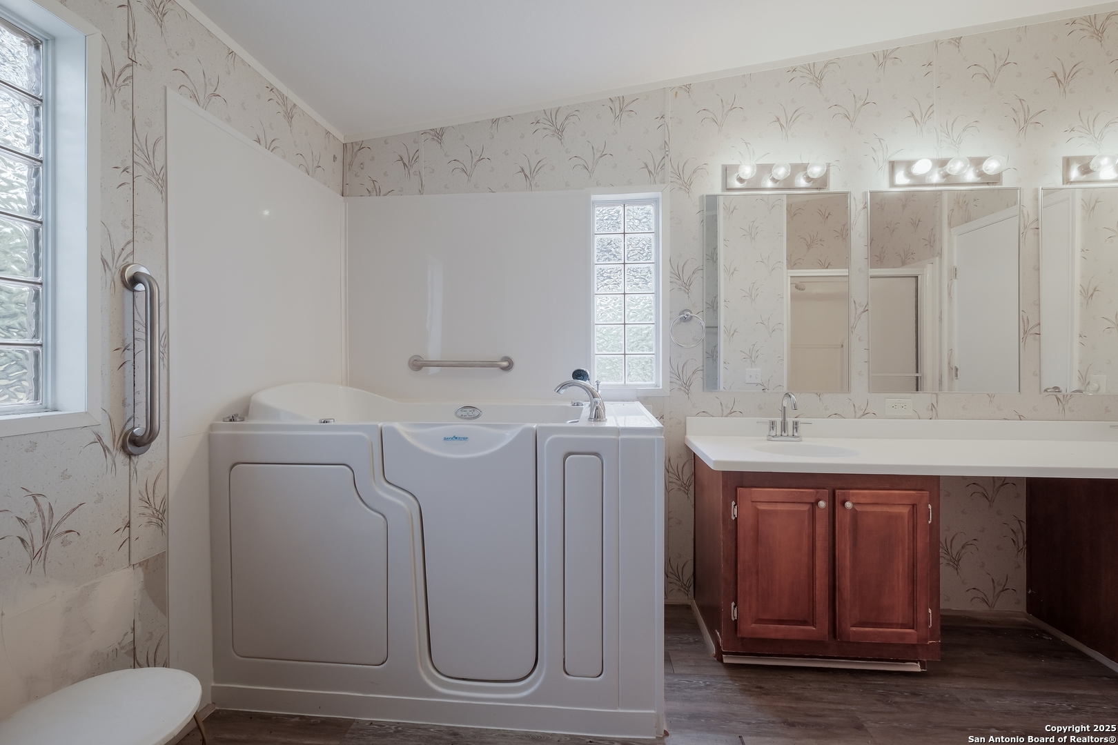 345 Derrick Drive Spring Branch, TX 78070 - Photo 17 of 32