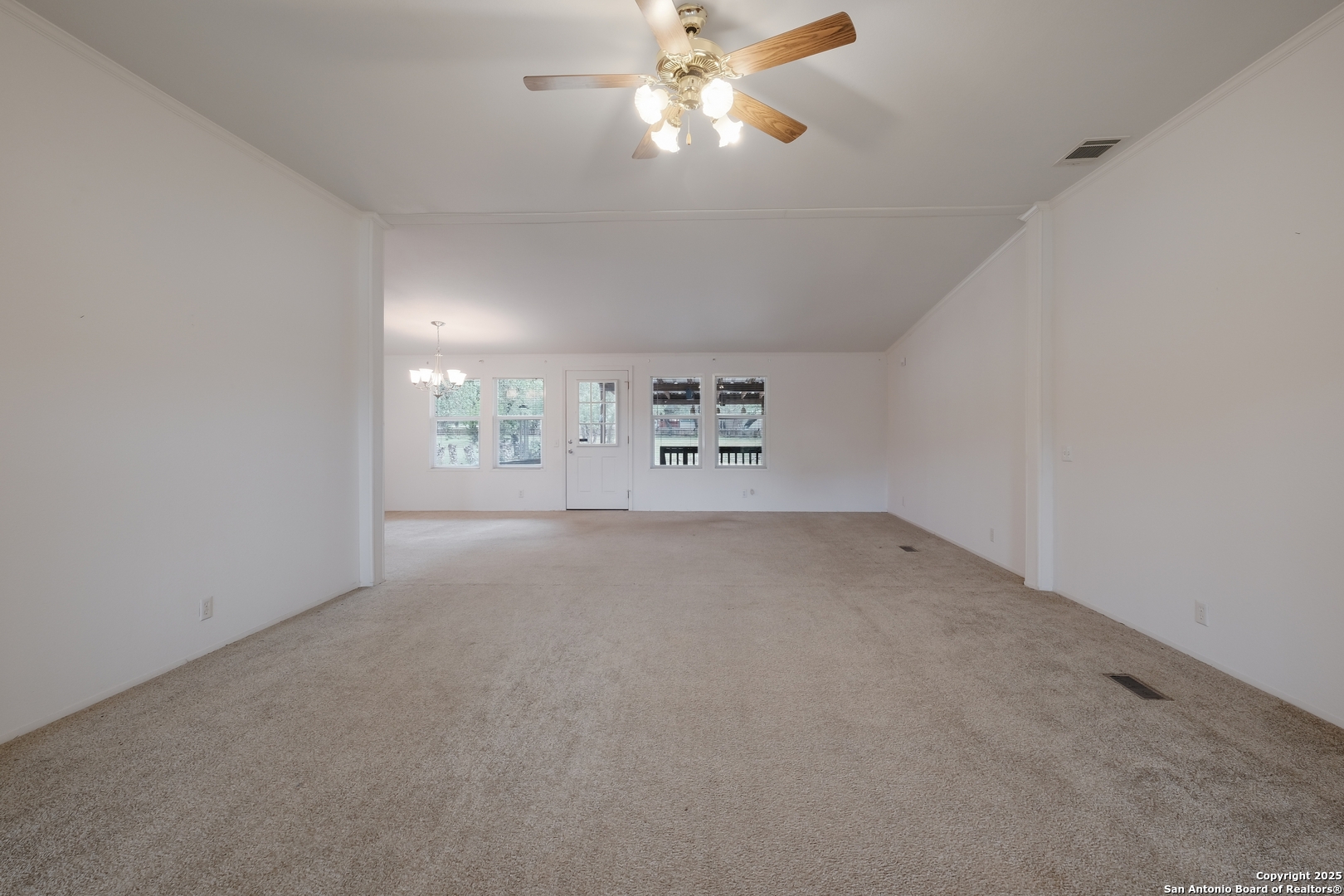 345 Derrick Drive Spring Branch, TX 78070 - Photo 4 of 32