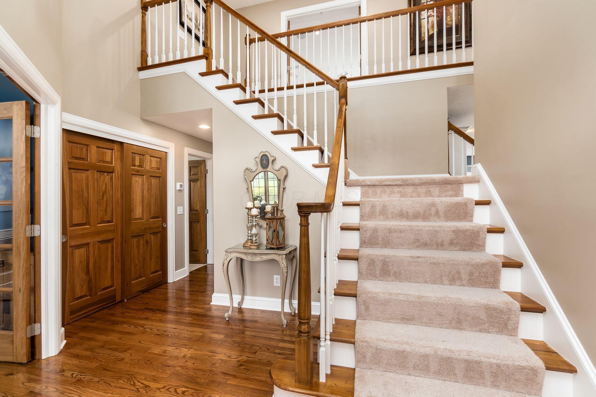 9936 Hoover Woods Road Galena, OH 43021 - Photo 8 of 47 Split stairway