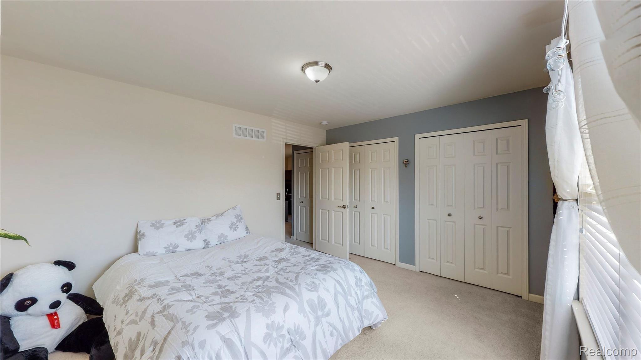 26991 Victoria Road Novi, MI 48374 - Photo 20 of 38 20 - Image.jpg