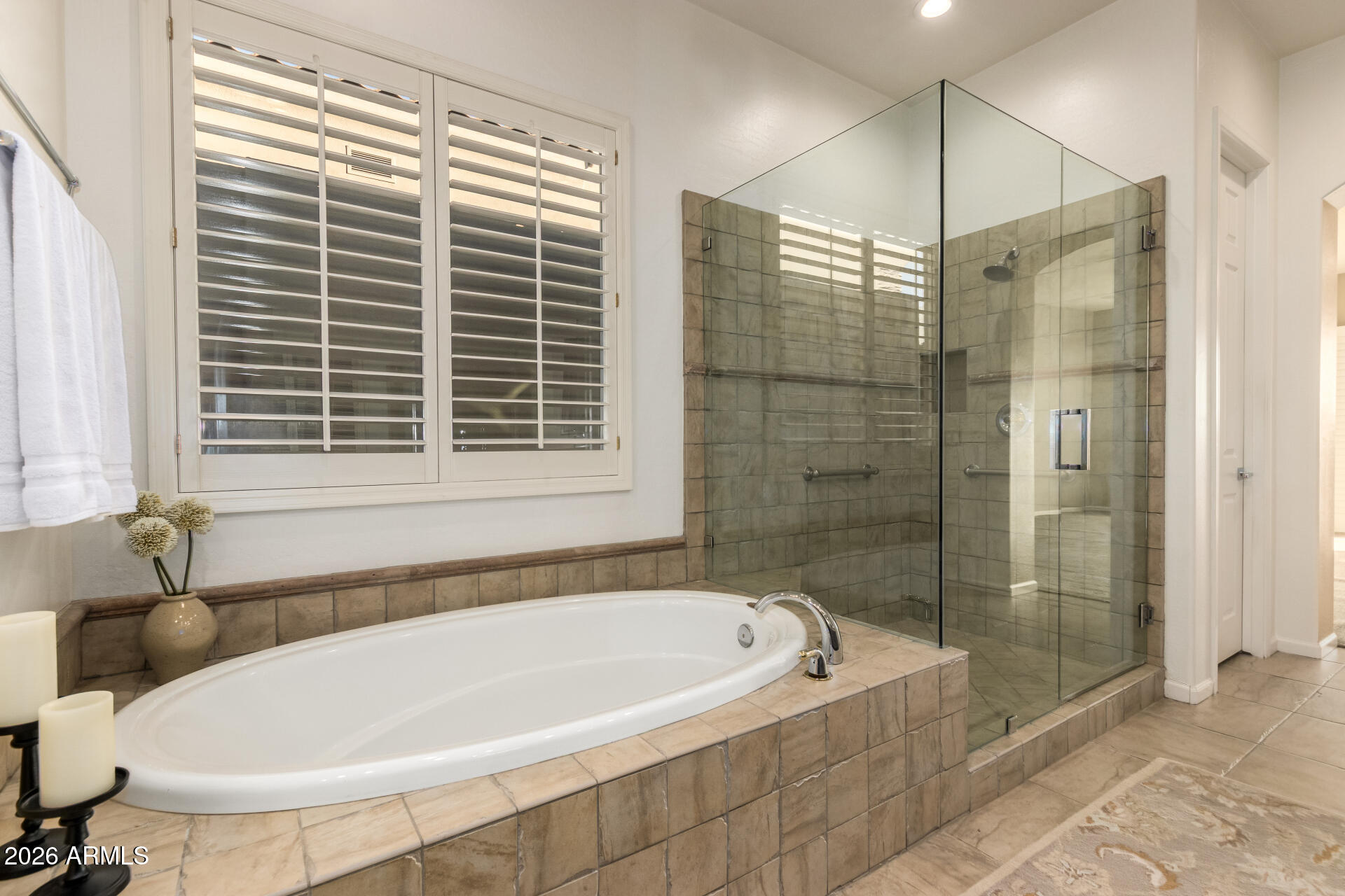 11221 East Greenway Road Scottsdale, AZ 85255 - Photo 20 of 47 Saoking tub and walk in shower