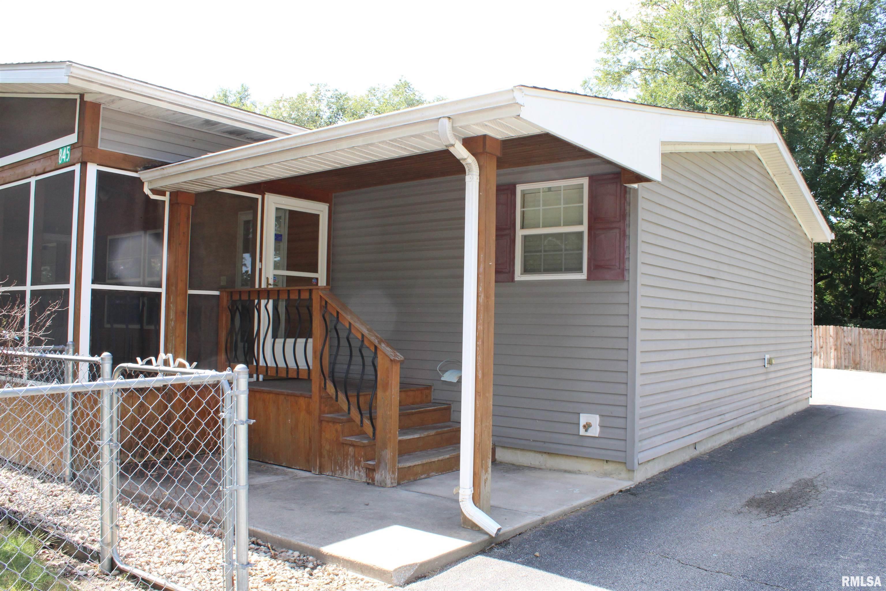 845 Forrest Avenue Springfield, IL 62702 - Photo 3 of 55