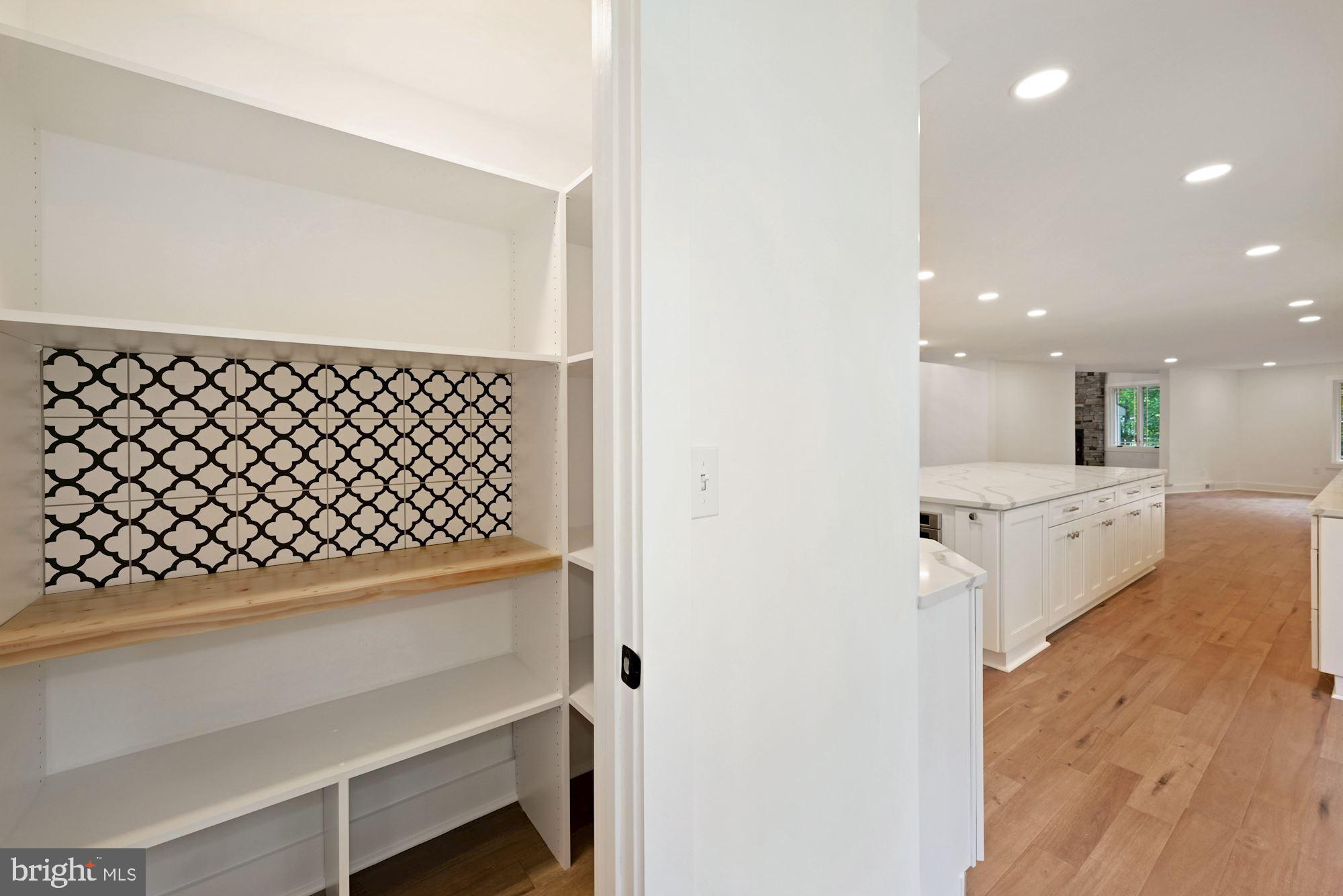 33 Robin Road Moorestown, NJ 08057 - Photo 12 of 40 Walk-in Pantry