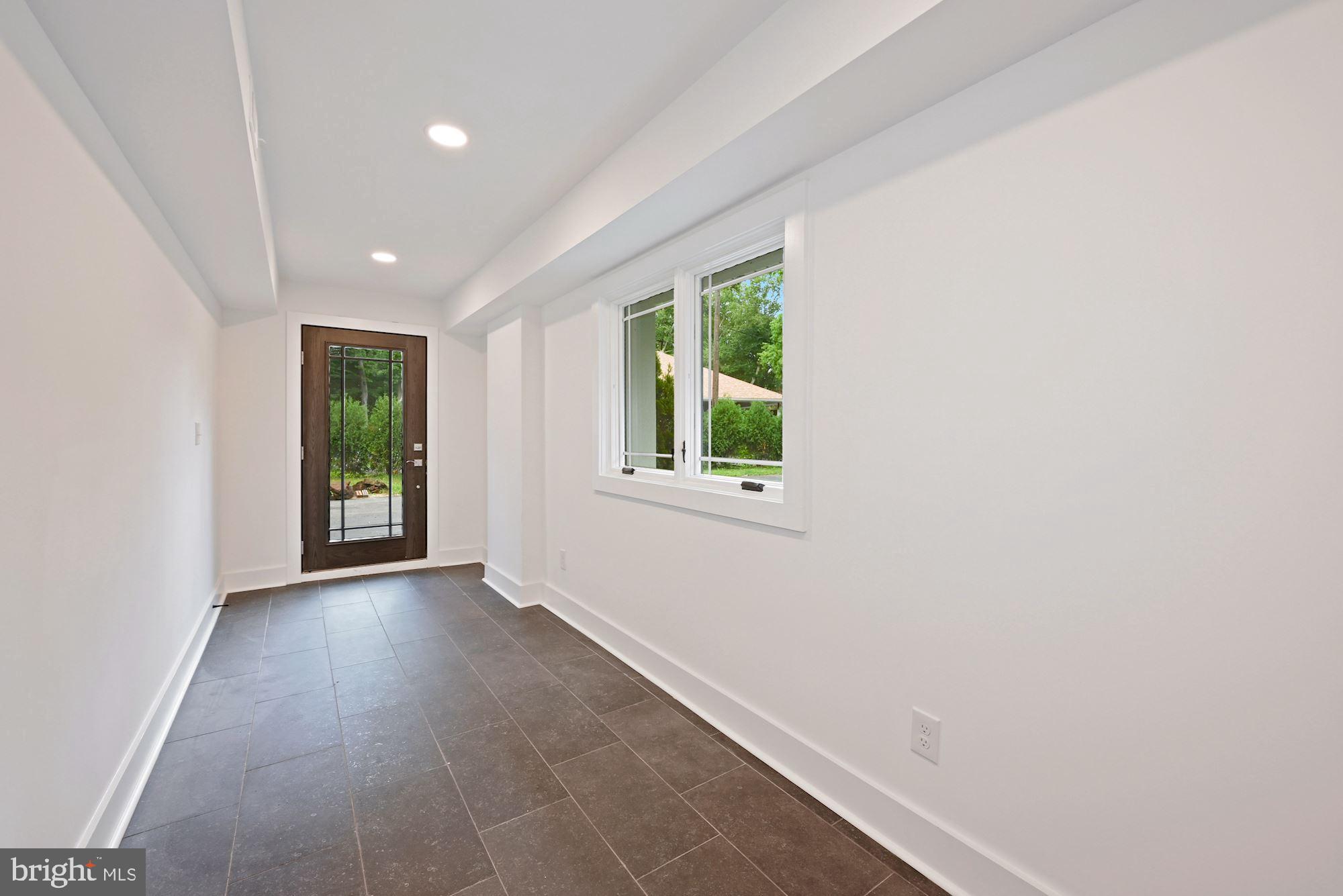 33 Robin Road Moorestown, NJ 08057 - Photo 20 of 40 Mudroom w/Closet
