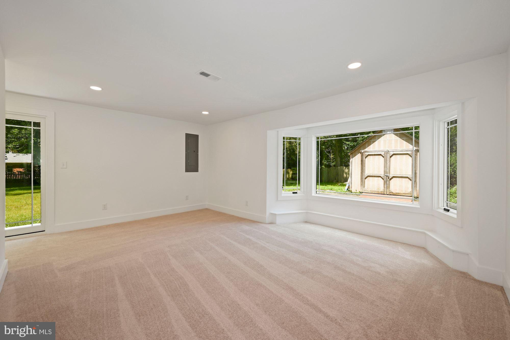 33 Robin Road Moorestown, NJ 08057 - Photo 23 of 40 Main Floor Bedroom Suite