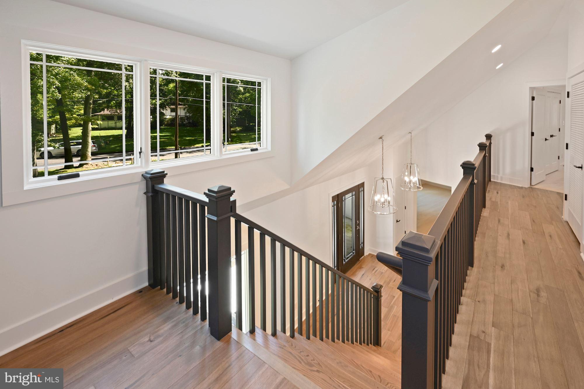 33 Robin Road Moorestown, NJ 08057 - Photo 25 of 40 Open Foyer/Hallway