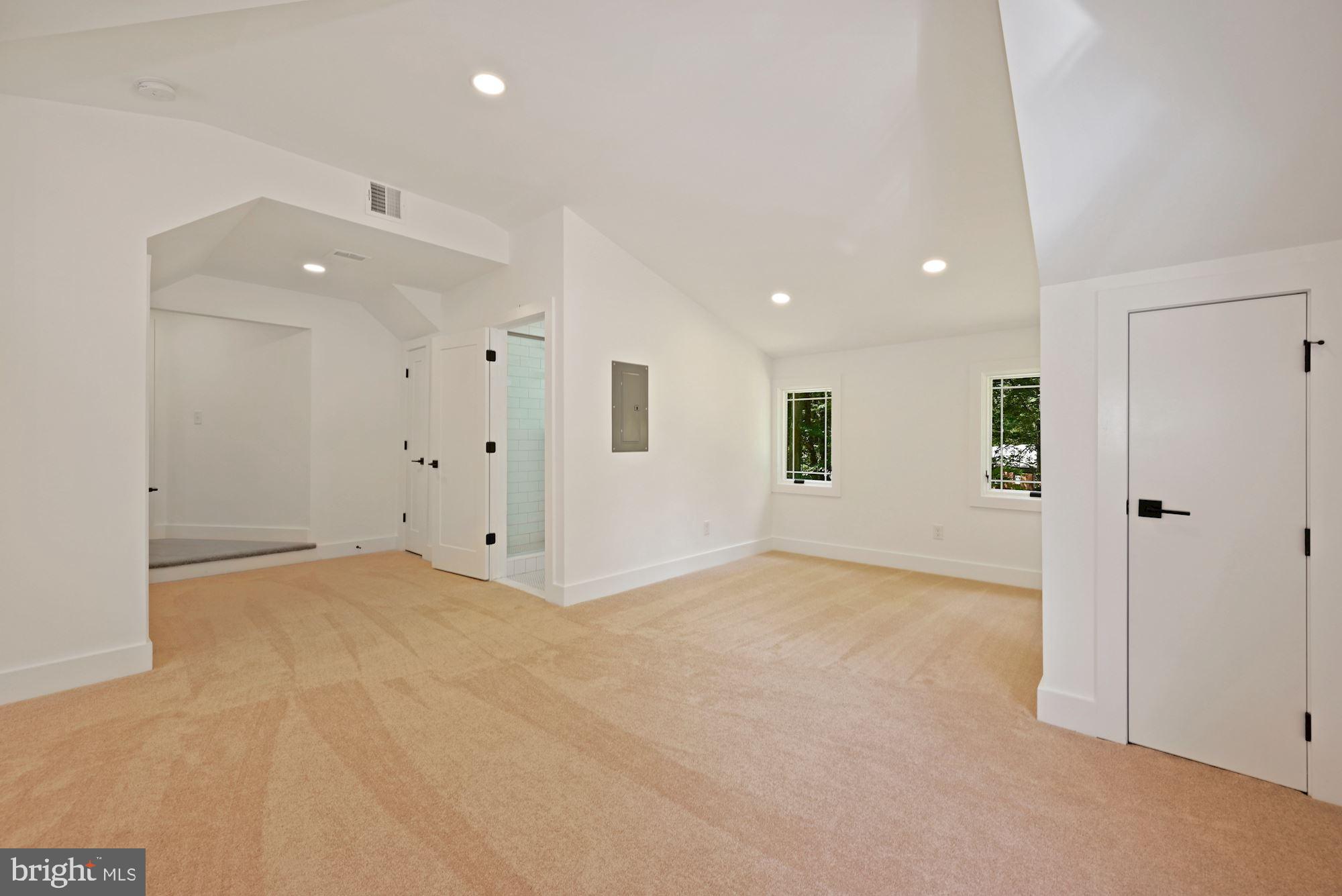33 Robin Road Moorestown, NJ 08057 - Photo 30 of 40 2nd Floor Bedroom Suite #4