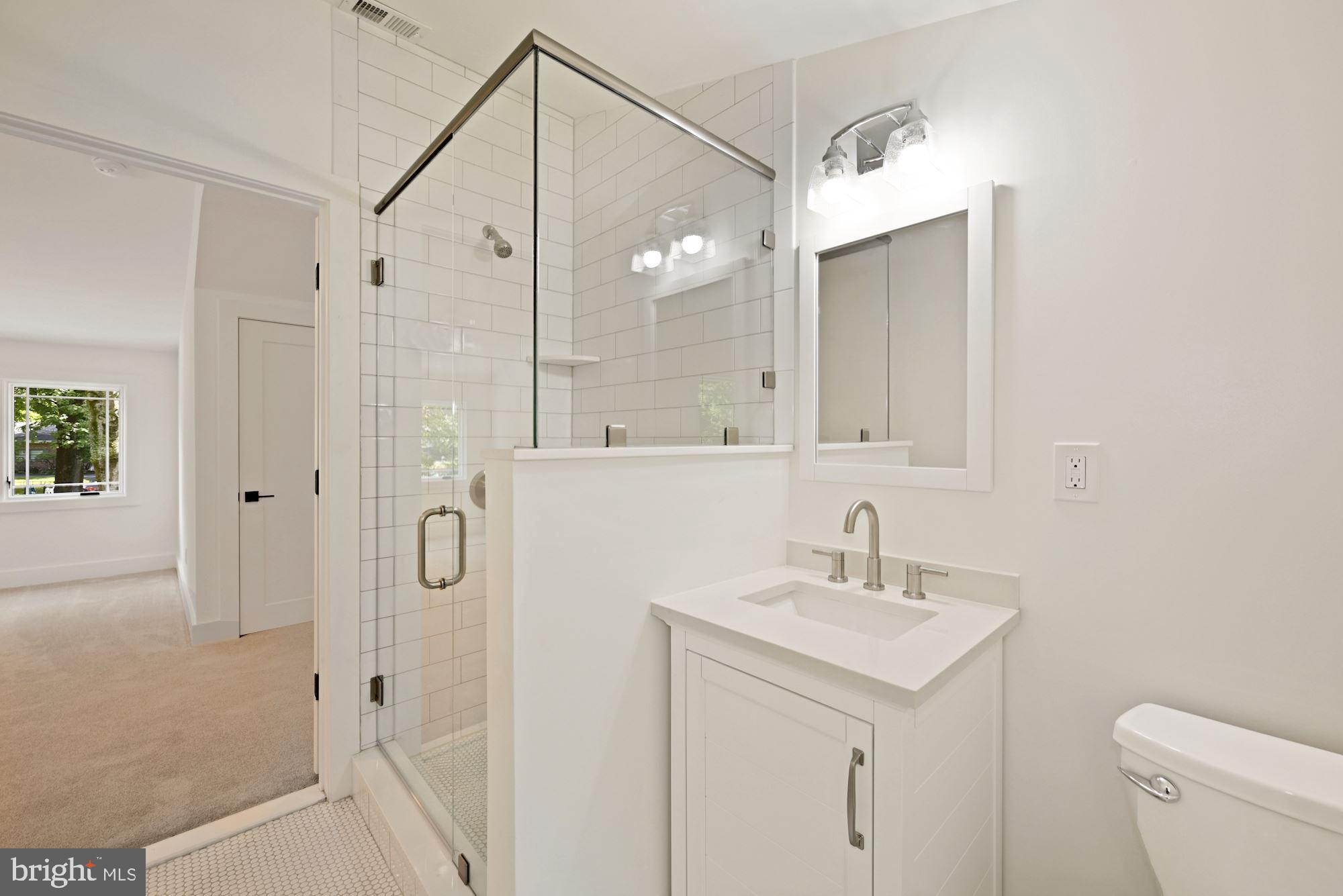 33 Robin Road Moorestown, NJ 08057 - Photo 32 of 40 Bedroom #4 Full Bathroom ensuite