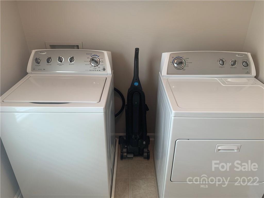 6518 Del Rio Road Charlotte, NC 28277 - Photo 15 of 19 a utility room with dryer and washer