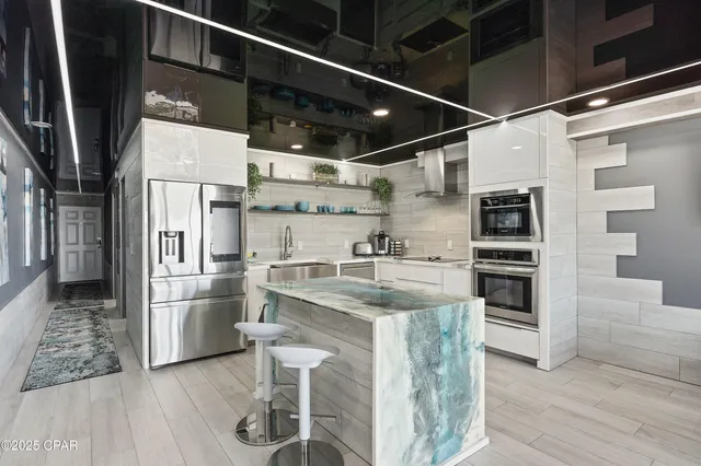 $2,100 | 8743 Thomas Drive, Unit 231, Panama City, FL 32408