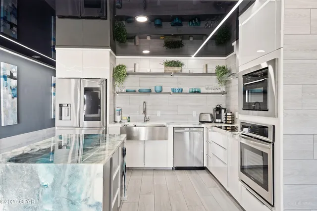 $2,100 | 8743 Thomas Drive, Unit 231, Panama City, FL 32408