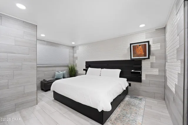 $2,100 | 8743 Thomas Drive, Unit 231, Panama City, FL 32408