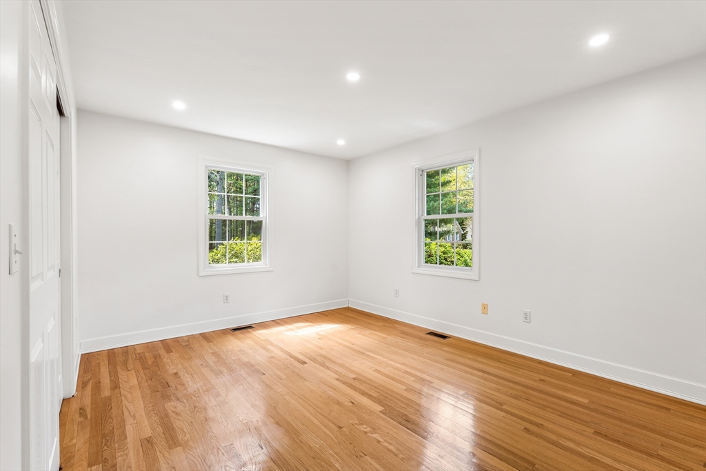 5 Marsden Court Seekonk, MA 02771 - Photo 8 of 39 Gallery Image 8