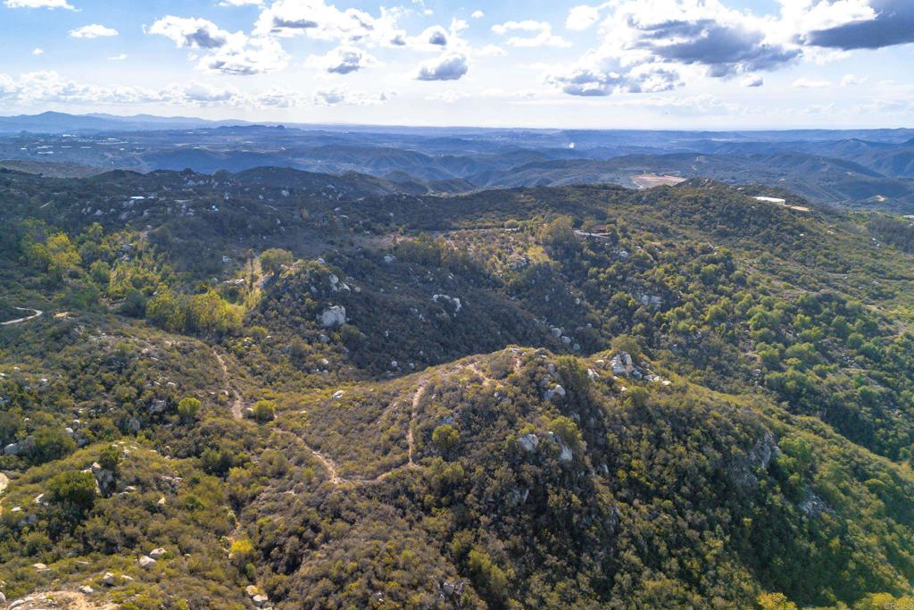 2494 Donnil Lane Fallbrook, CA 92028 - Photo 38 of 61 a view of sunset and yard