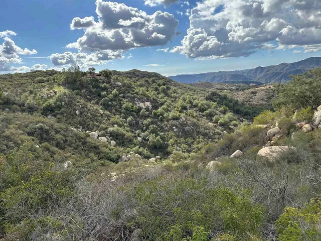 $1,095,000 | 2494 Donnil Lane, Fallbrook, CA 92028