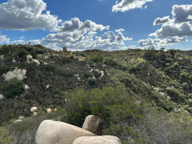 $1,095,000 | 2494 Donnil Lane, Fallbrook, CA 92028