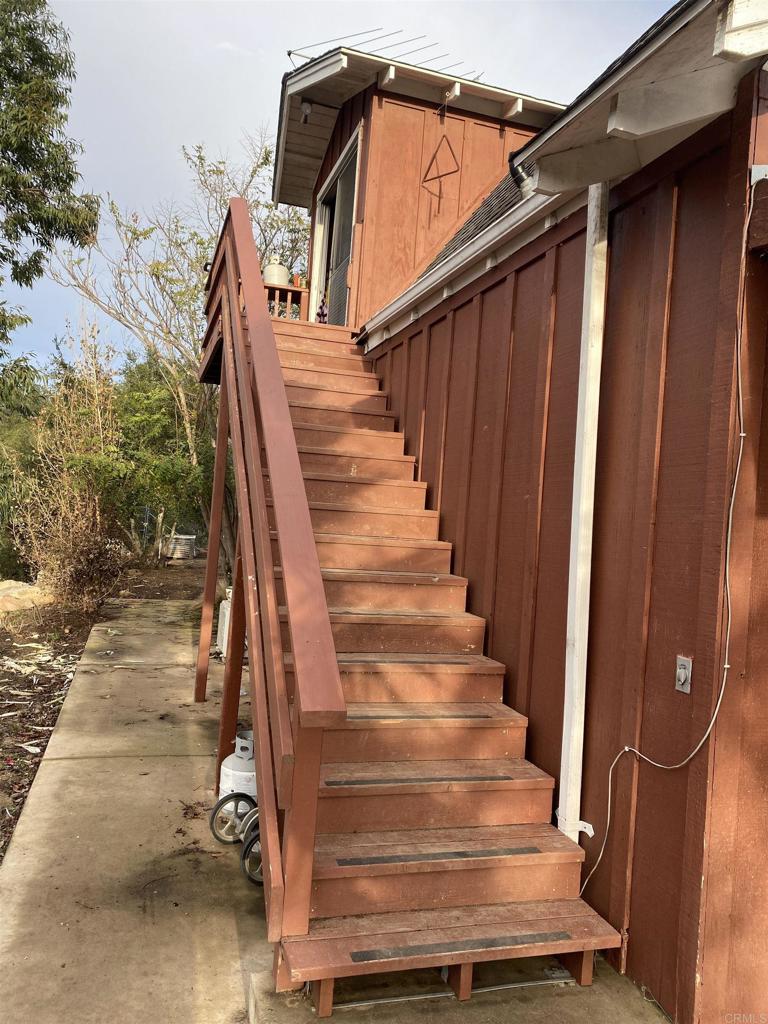 2494 Donnil Lane Fallbrook, CA 92028 - Photo 8 of 61 a view of entryway