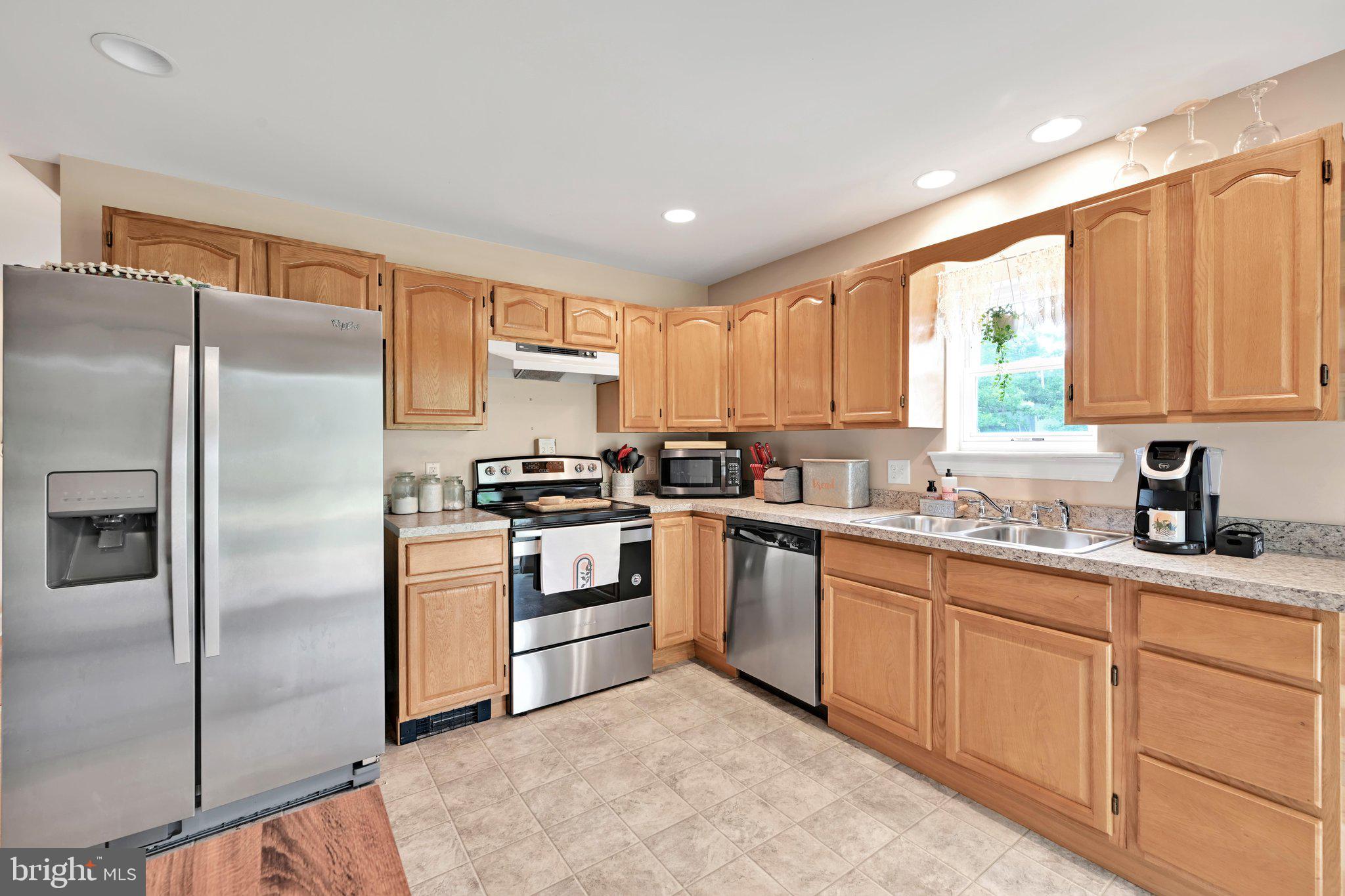 17 Southwest Lawn Road Pottsville, PA 17901 - Photo 13 of 31 Kitchen
