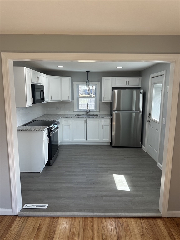 51 East Canton Circle Springfield, MA 01104 - Photo 10 of 11