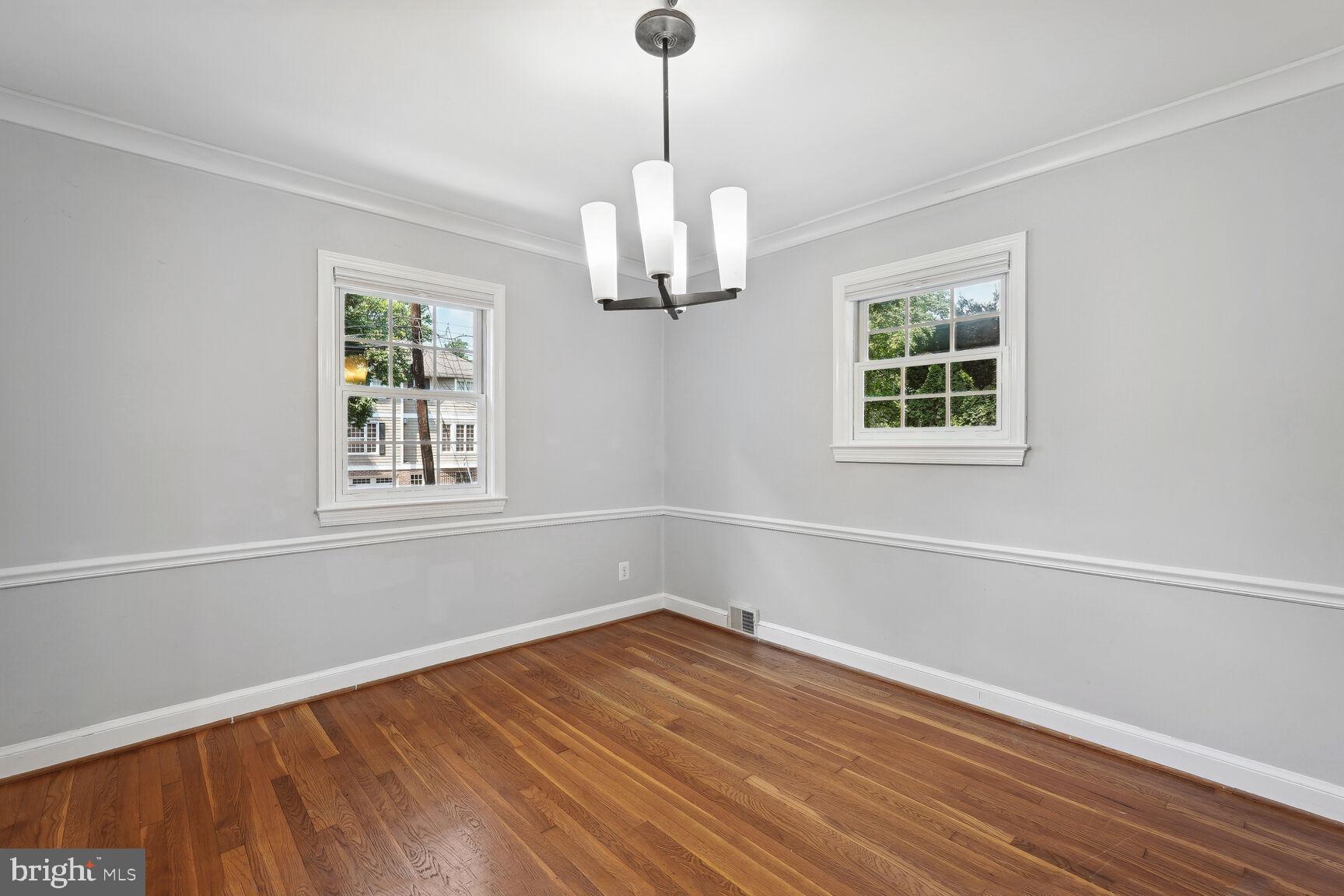 4304 Sleaford Road Bethesda, MD 20814 - Photo 7 of 28 Dining room