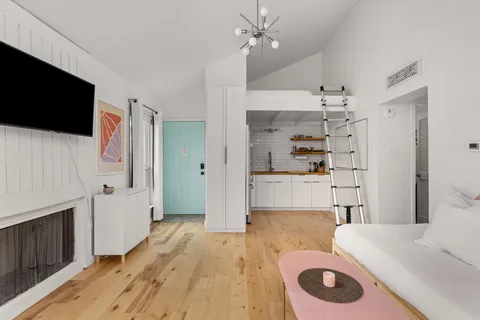 $230,000 | 1000 West 26th Street, Unit 208, Austin, TX 78705