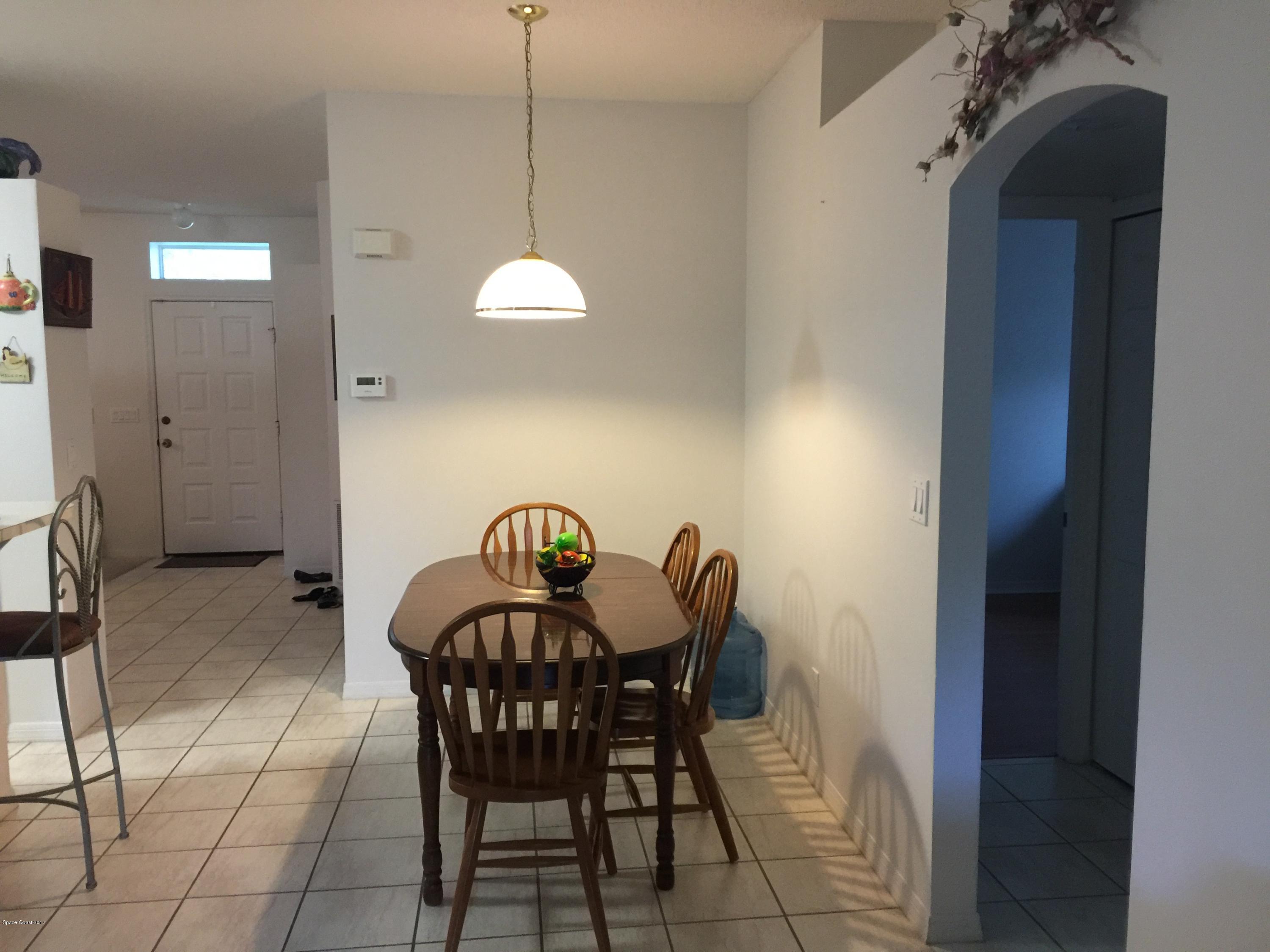 821 Raleigh Road Southeast Palm Bay, FL 32909 - Photo 8 of 11 Eat-in Kitchen