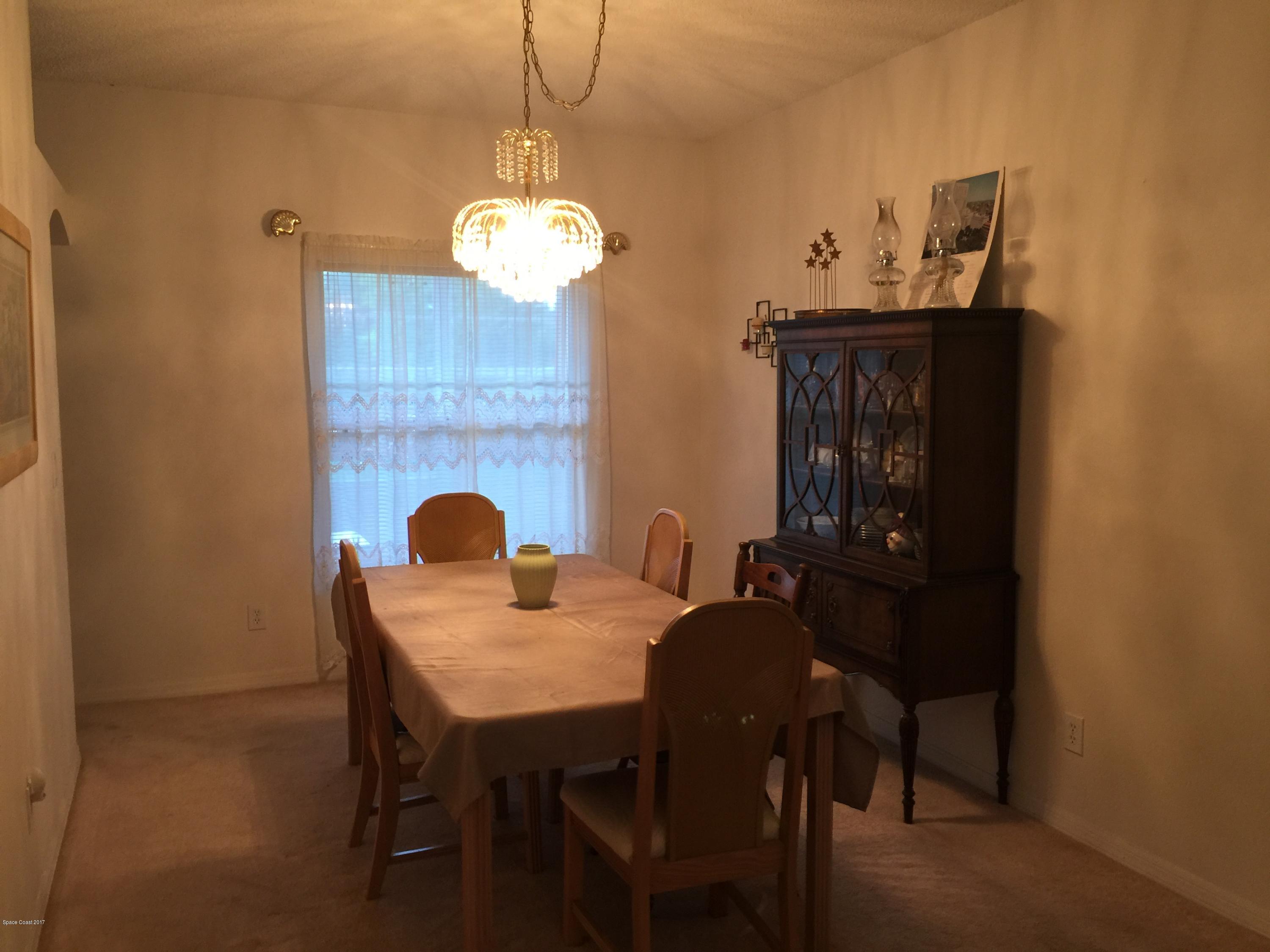 821 Raleigh Road Southeast Palm Bay, FL 32909 - Photo 9 of 11 Dining
