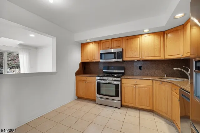 $3,750 | 48 Edgefield Drive, Morris Plains, NJ 07950