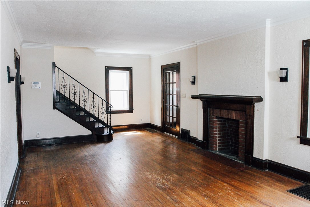 2021 Goodnor Road Cleveland, OH 44118 - Photo 12 of 32