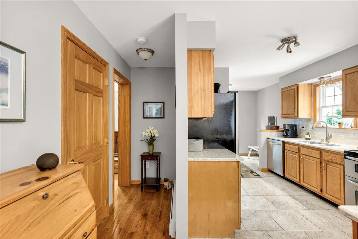 21 Bowling Green Lane Belfast, ME 04915 - Photo 18 of 98 16-21 Bowling Green Ln (14 of 97)