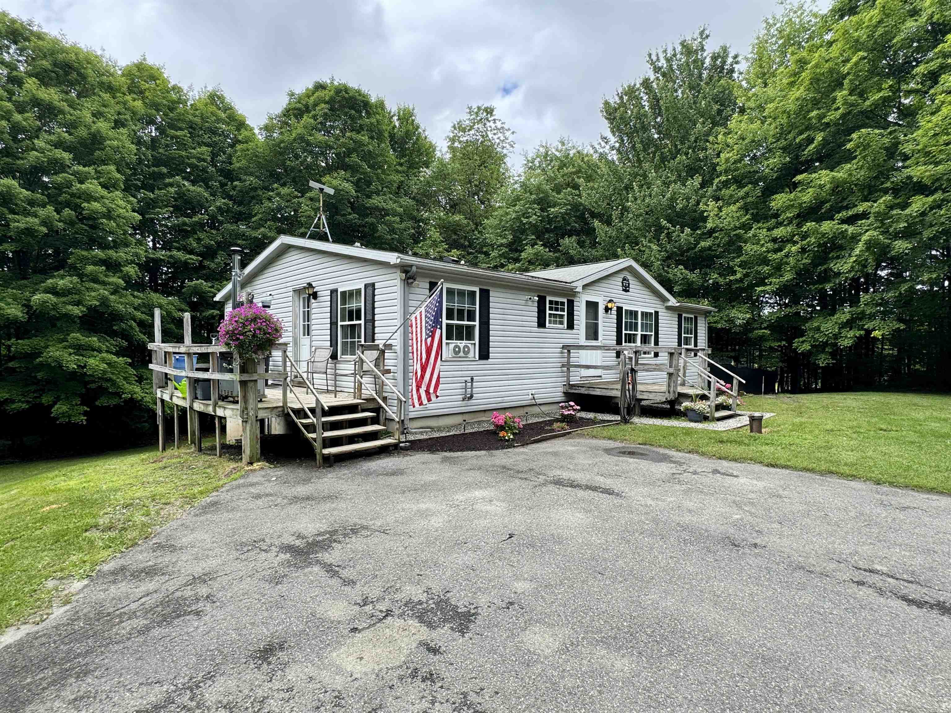 2276 Gore Road Holland, VT 05829 - Photo 3 of 33