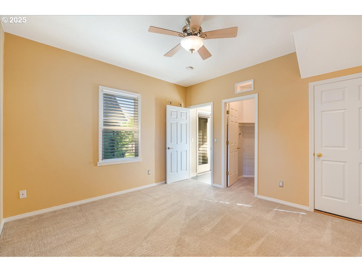 8026 Southwest Pine Street Portland, OR 97223 - Photo 20 of 41