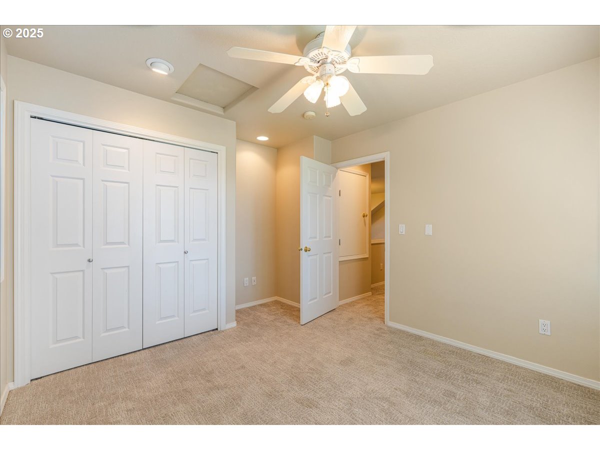 8026 Southwest Pine Street Portland, OR 97223 - Photo 29 of 41
