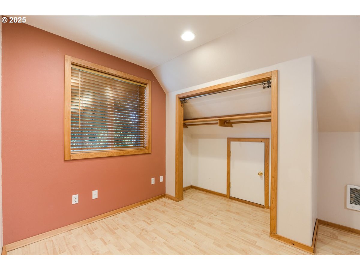 8026 Southwest Pine Street Portland, OR 97223 - Photo 33 of 41