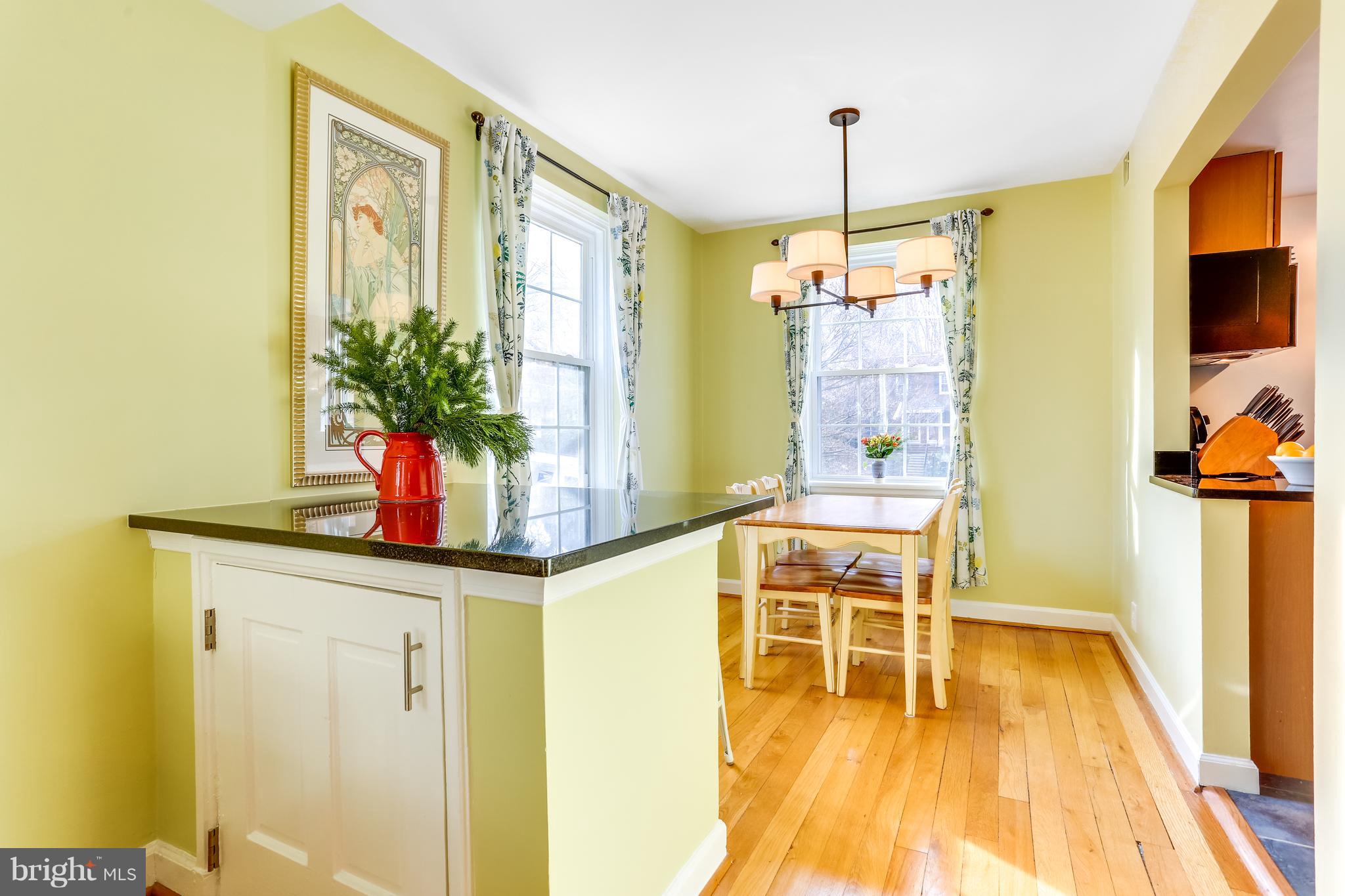 2741 South Buchanan Street Arlington, VA 22206 - Photo 8 of 23 Dining Room