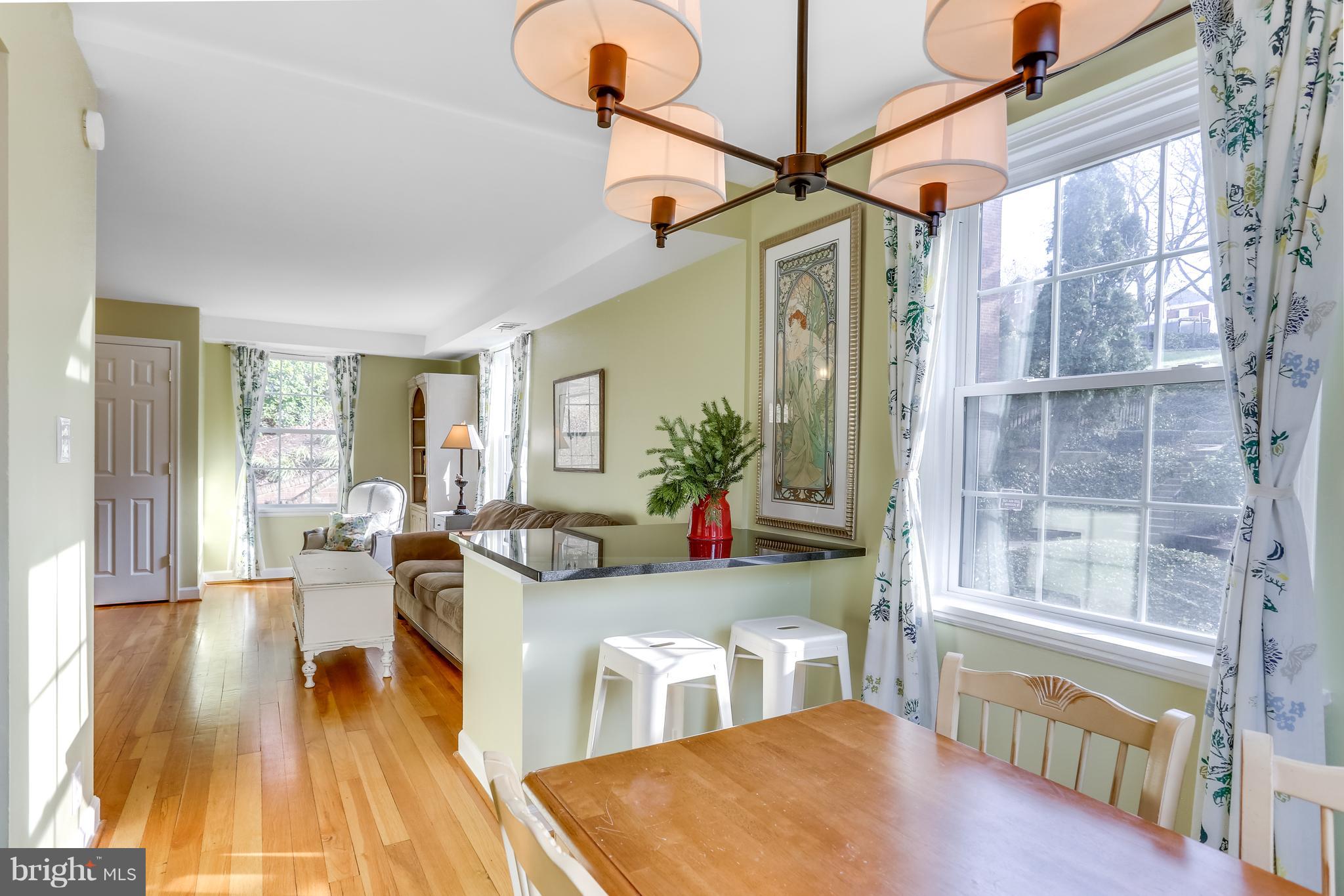 2741 South Buchanan Street Arlington, VA 22206 - Photo 10 of 23 Dining Room