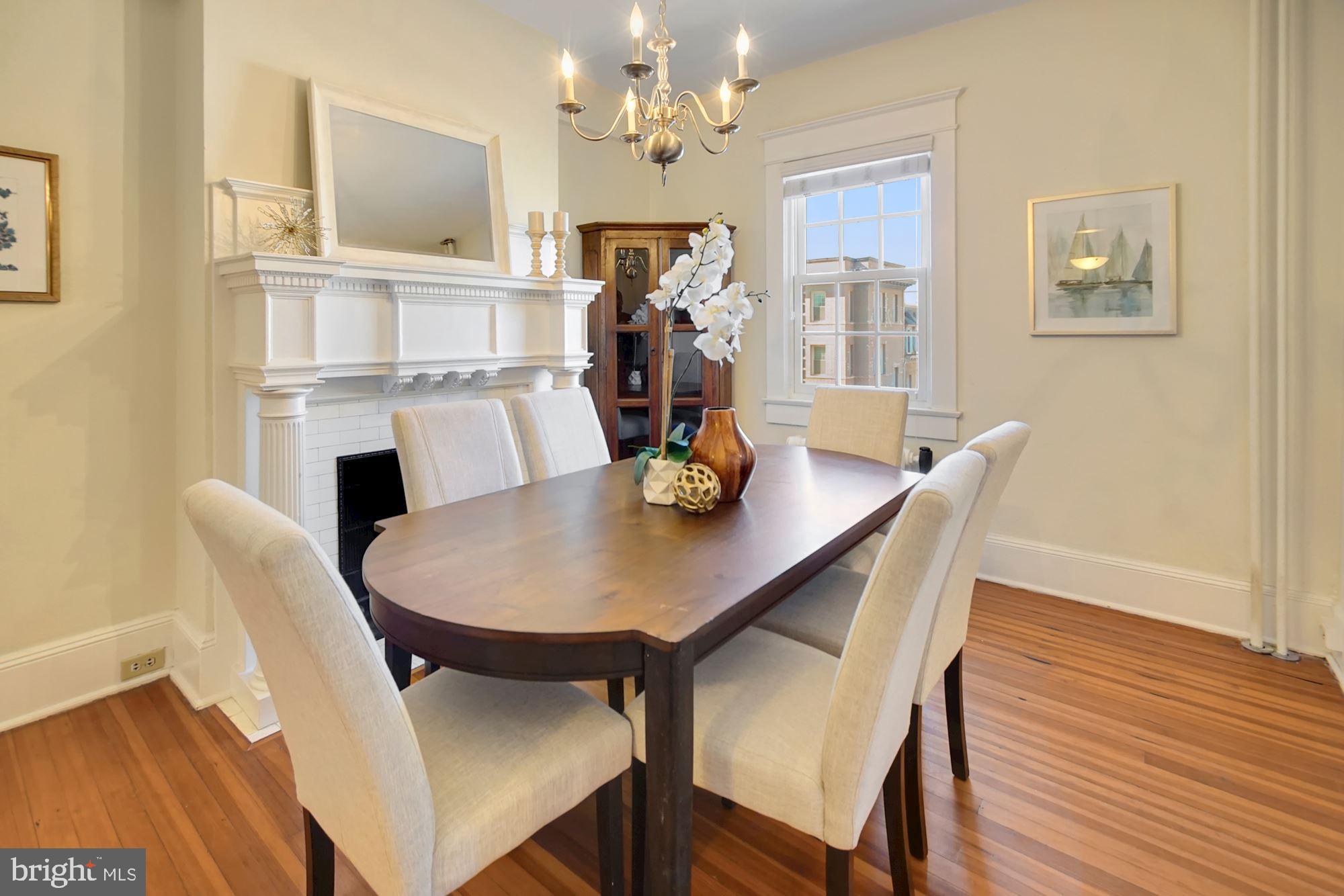 1736 Columbia Road Northwest, Unit 311 Washington, DC 20009 - Photo 4 of 34 Dining room