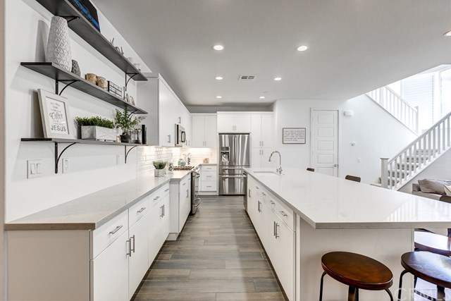 47 Prominence Lake Forest, CA 92630 - Photo 3 of 44