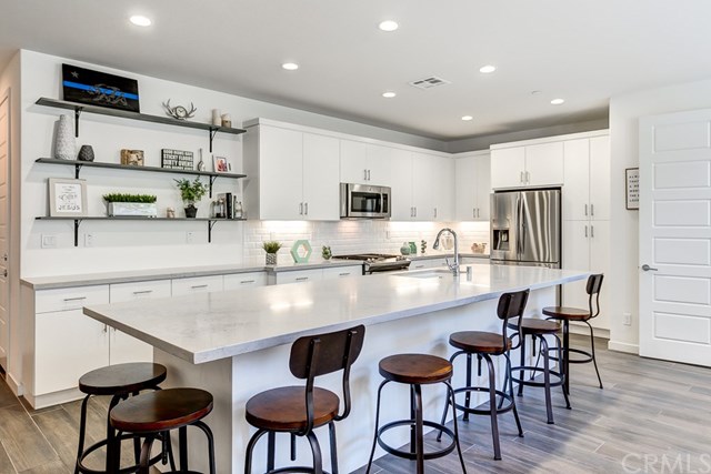 47 Prominence Lake Forest, CA 92630 - Photo 5 of 44