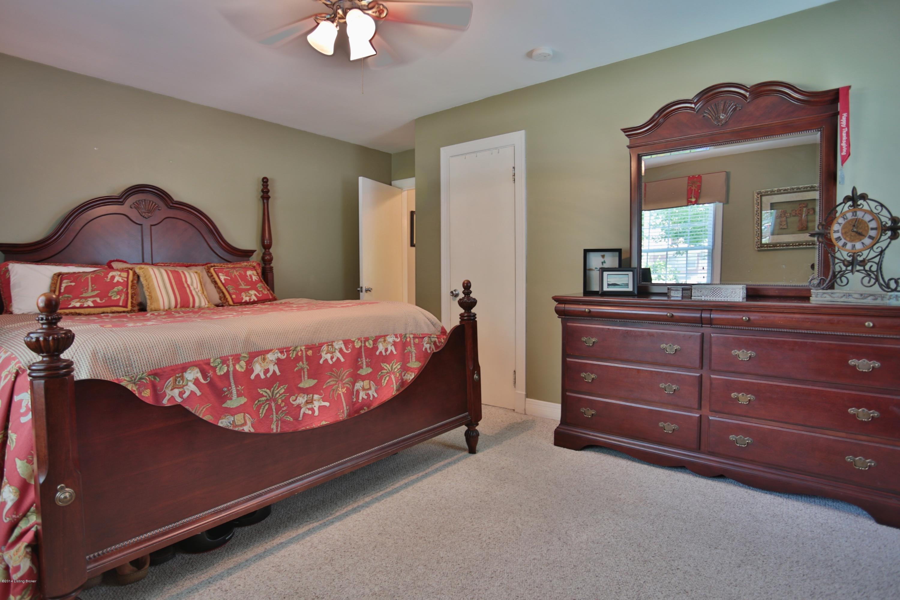 209 Alcott Road Louisville, KY 40207 - Photo 10 of 26 Master bedroom1st floor